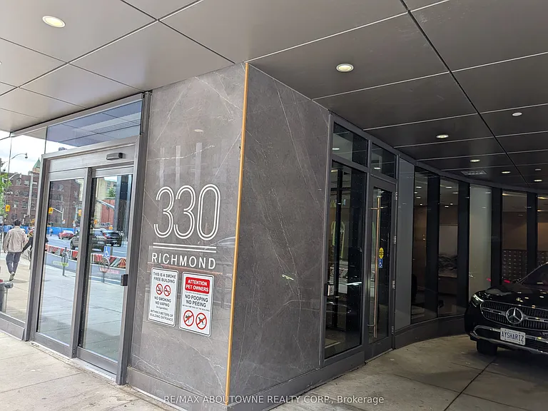 330 Richmond St W #207 — Photo 2
