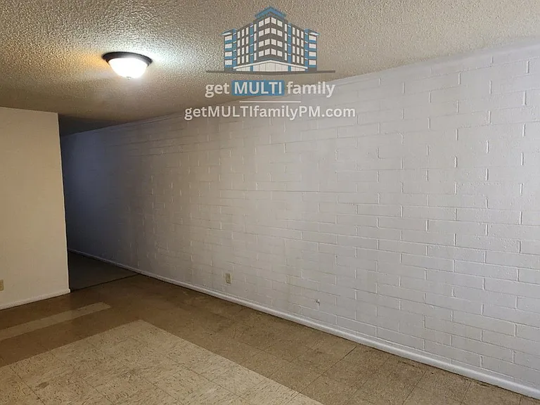 10044 N 18th Ave #2 — Photo 8