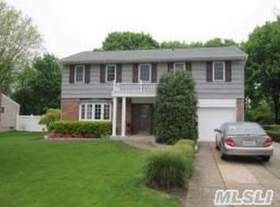 05 Susan Rd, Port Jefferson Station, NY 11776