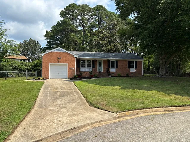 105 Laurel Ct