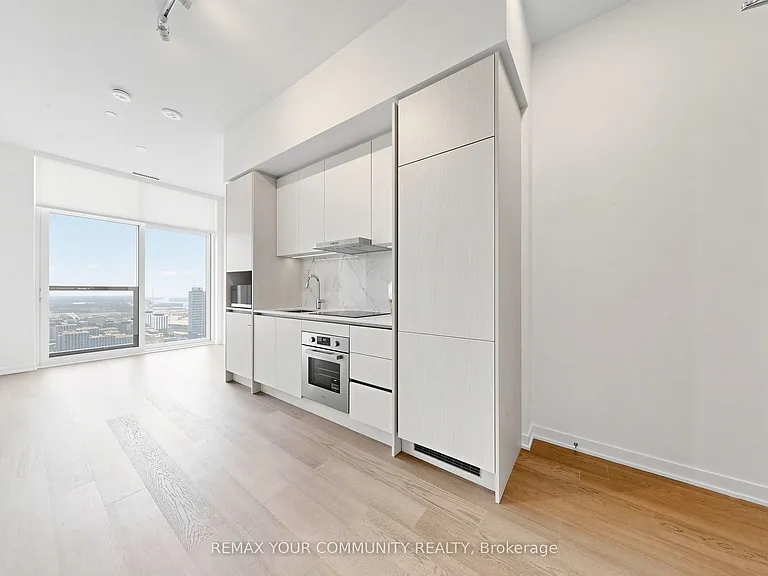 180 Front St E #Penthouse 05 — Photo 4