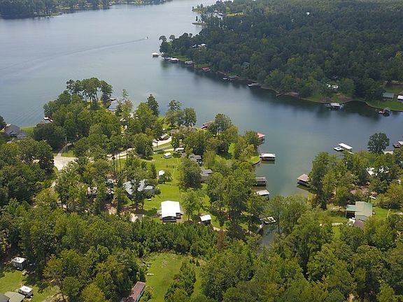3rd image of 672 Foxglove Dr