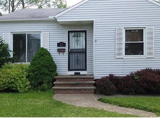 28 William St, Bedford, OH 44146