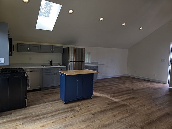 4th image of 411 Eddy Ct #411