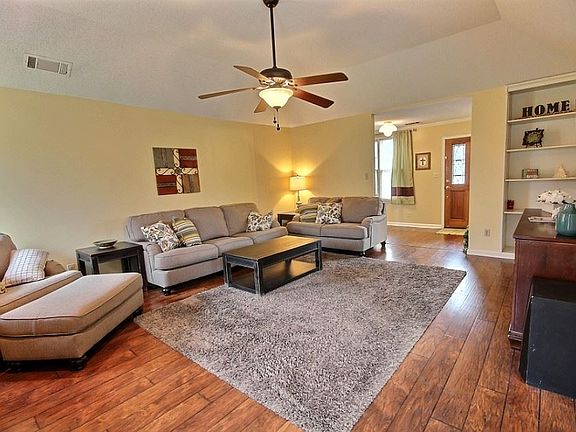 5th image of 555 Hermitage Trail Dr
