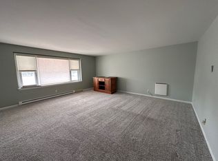 1118 1/2 Grove Ave, Racine, WI 53405