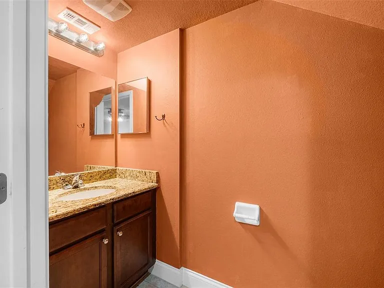 4605 SW 48th Dr #155 — Photo 10