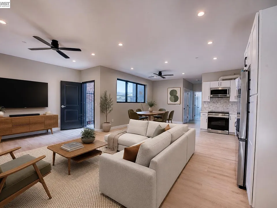 4202 Telegraph Ave #103