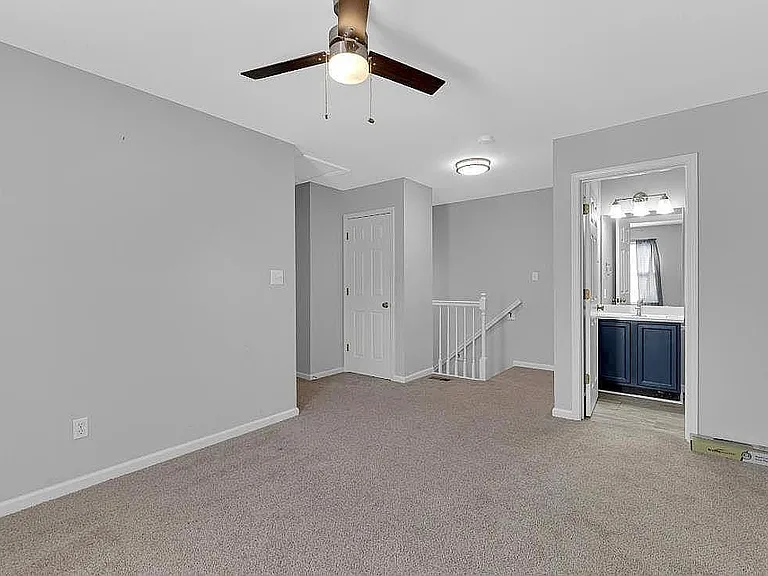 401 Heritage Commons Cir — Photo 37