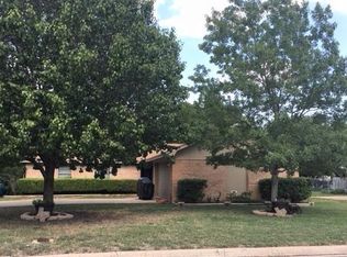 200 Travis Ln, Hewitt, TX 76643