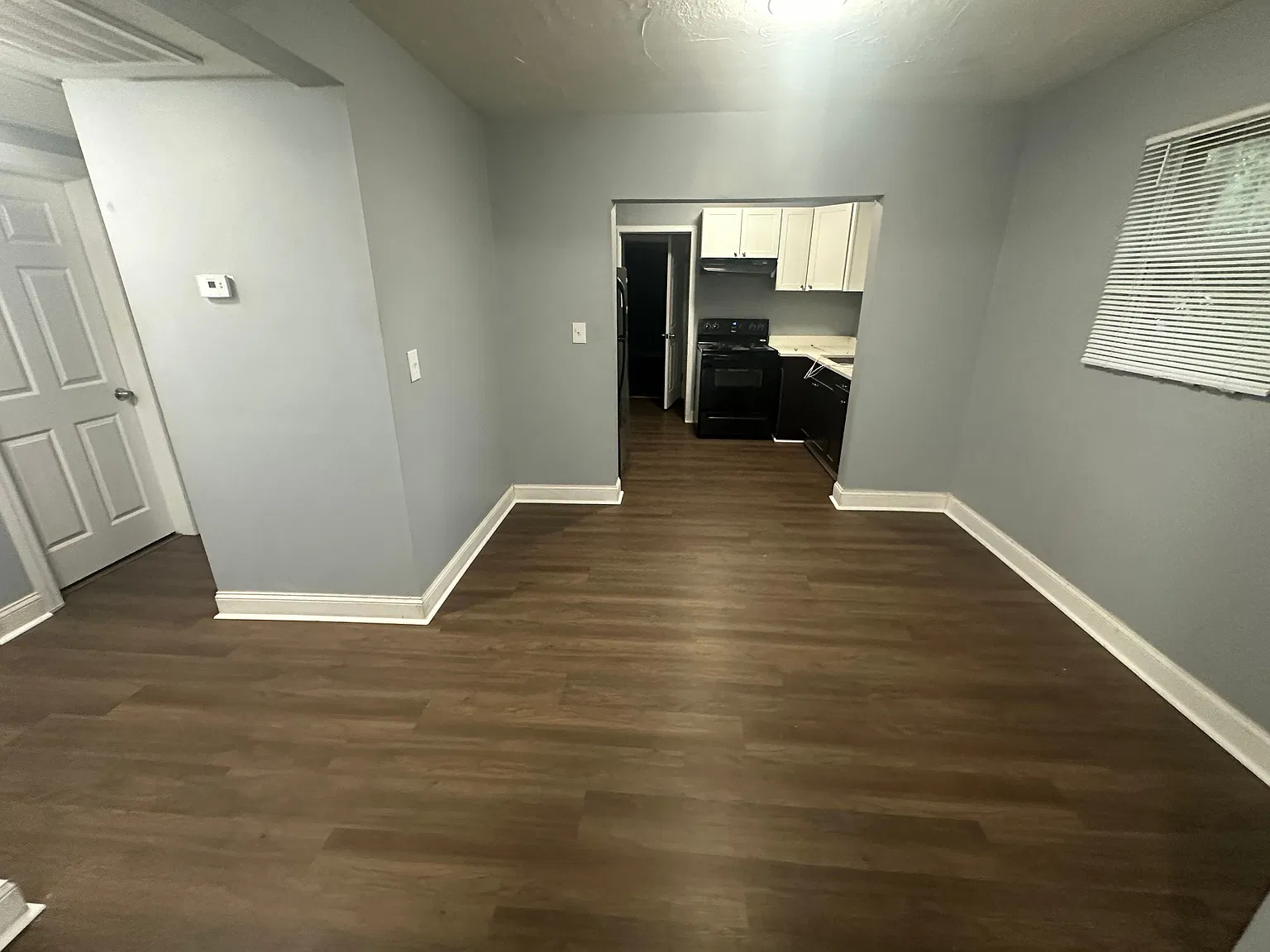 3 bed, 1.0 bath, 1300 sqft, $1,500 — Photo 2