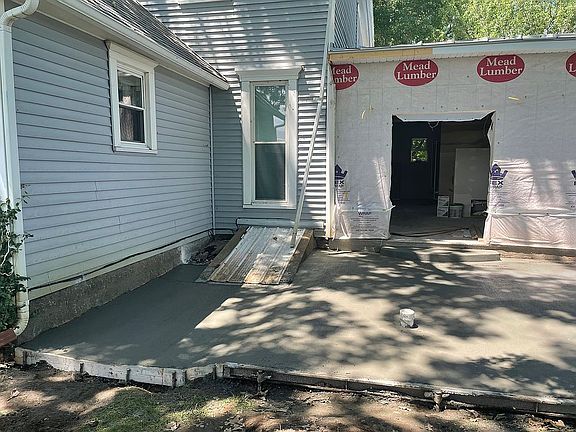 3rd image of 415 N Vine St