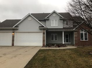 6806 Peckham St, Johnston, IA 50131
