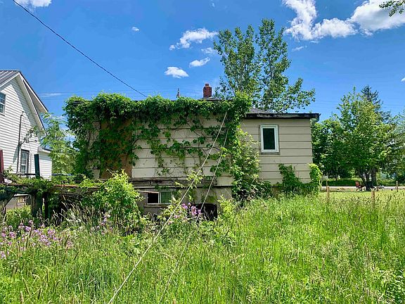 4th image of 2399 Athol Rd