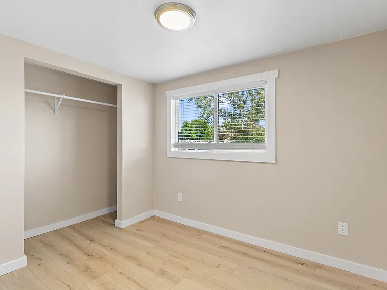 728 Walnut St — Photo 15