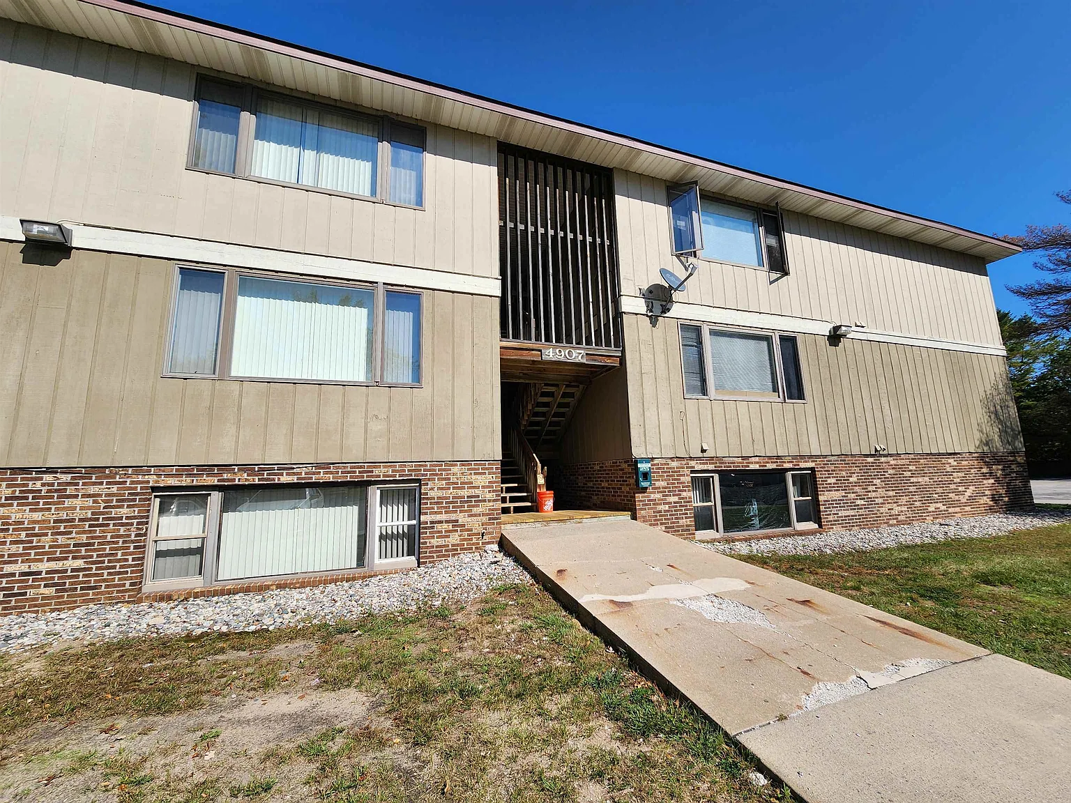 2 bed, 2.0 bath, 936 sqft, $900 — Photo 1