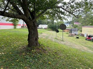 12094 Main St, Adelphi, OH 43101