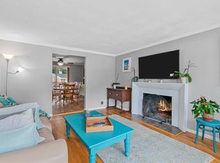 15 Gilbert St, Warwick, RI 02886