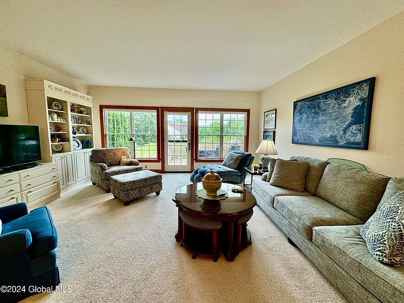 3rd image of 63 Beekman Place