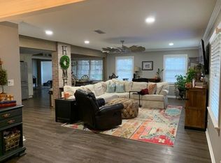 1718 Dean Dr, Waycross, GA 31501