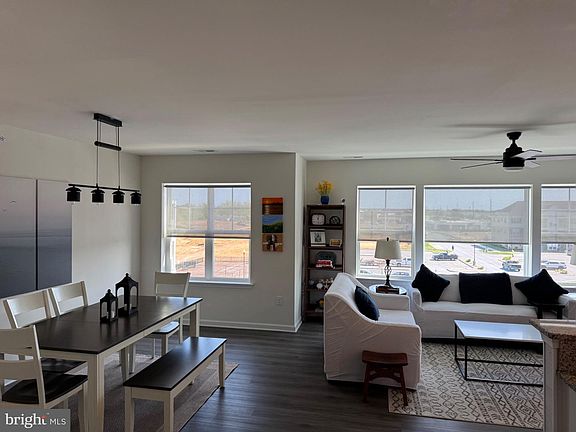 5th image of 24238 Zinfandel Ln #402