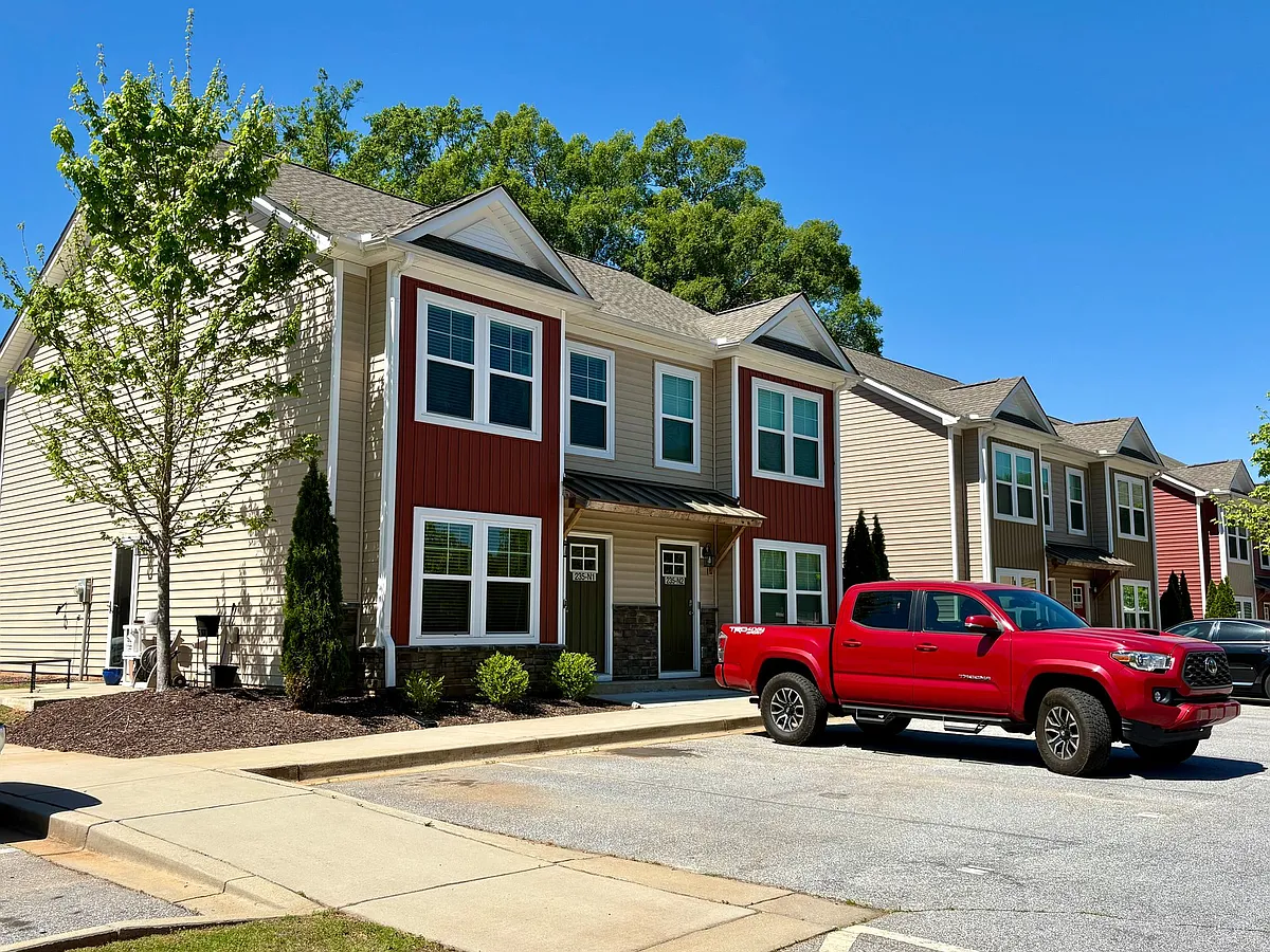 Building Photo - 235 Pendleton Rd #N1