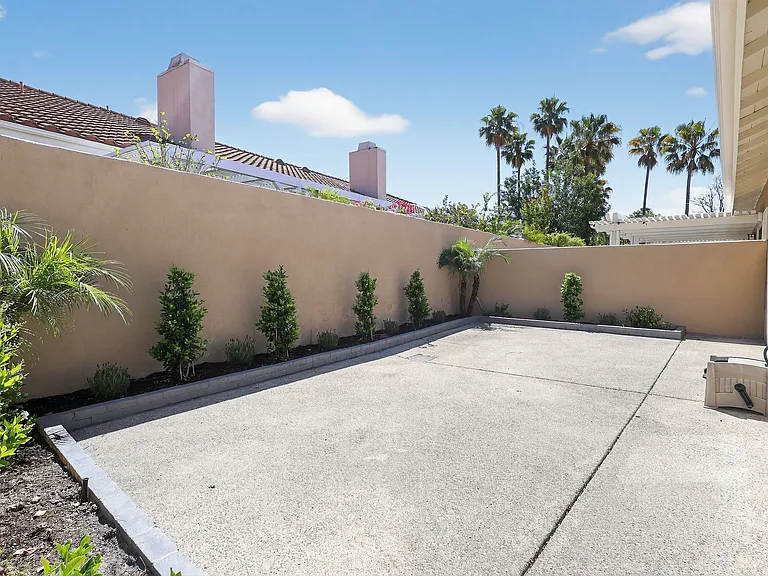 21610 Paseo Venezia — Photo 28