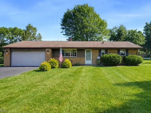 819 Navajo Trl, Macedonia, OH 44056