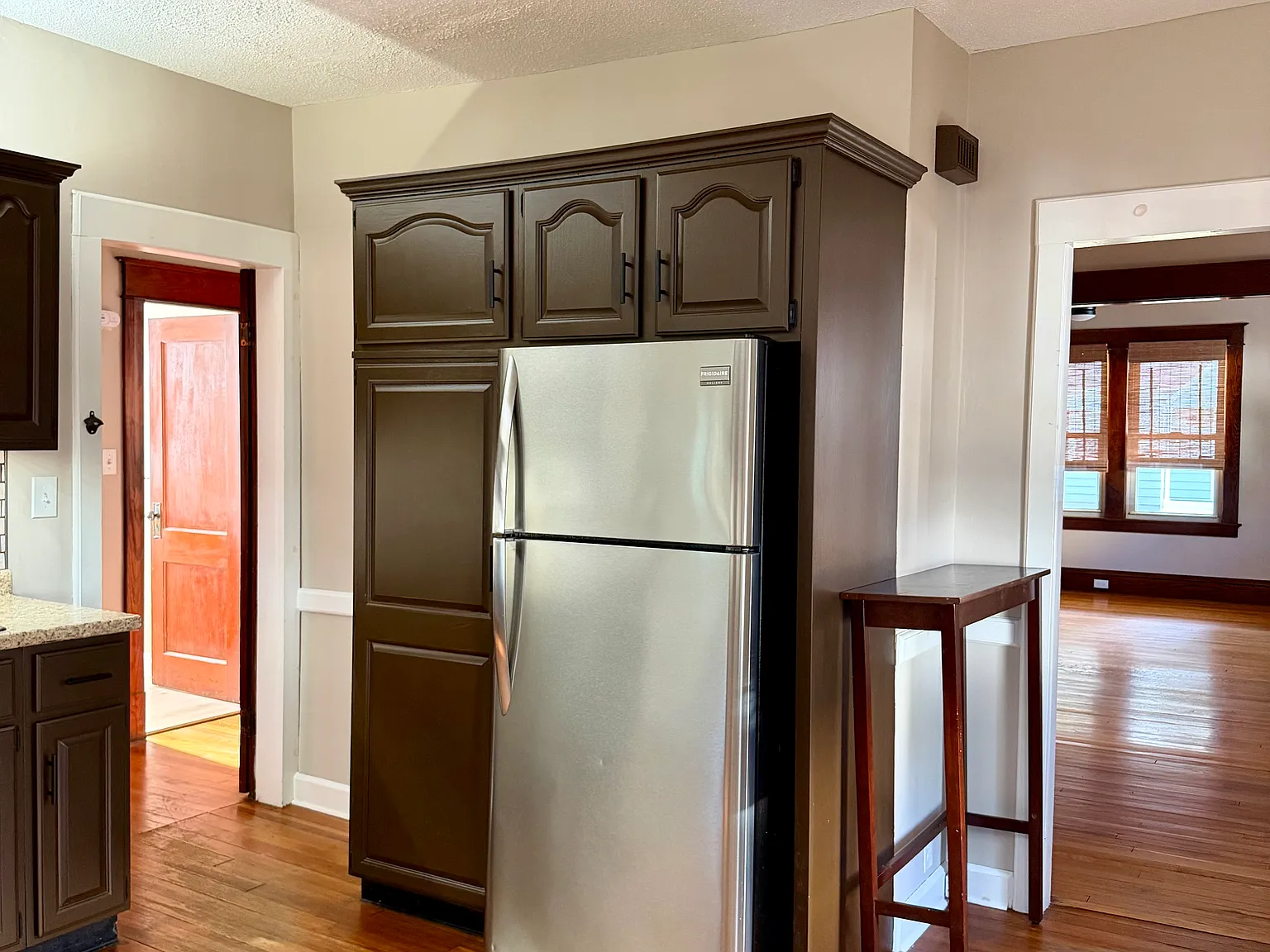 2 bed, 1080 sqft, $1,750 — Photo 4