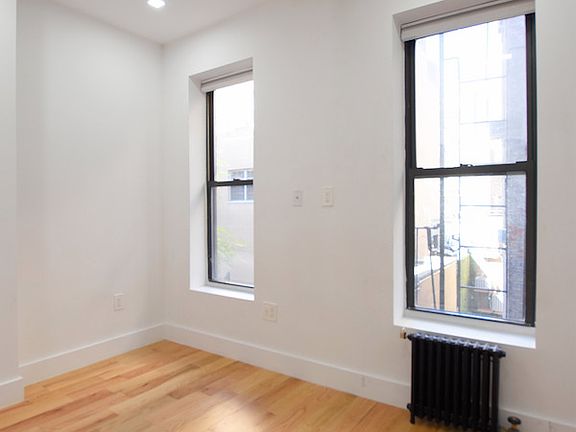 2nd image of 247 Mulberry St APT 3E