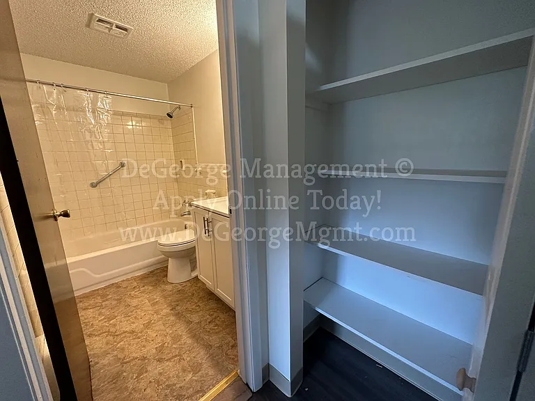 Oak Ridge Manor Apartments — Photo 31