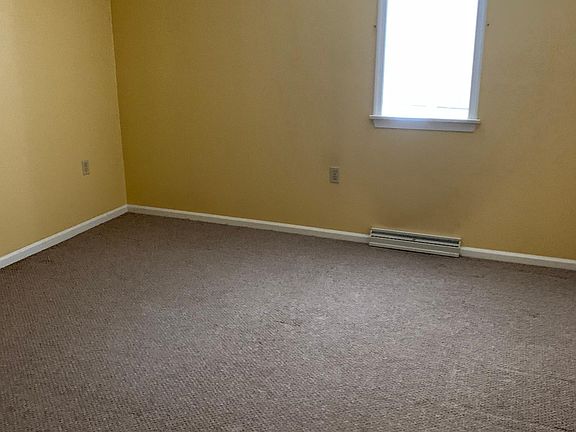 5th image of 108 Bradley St