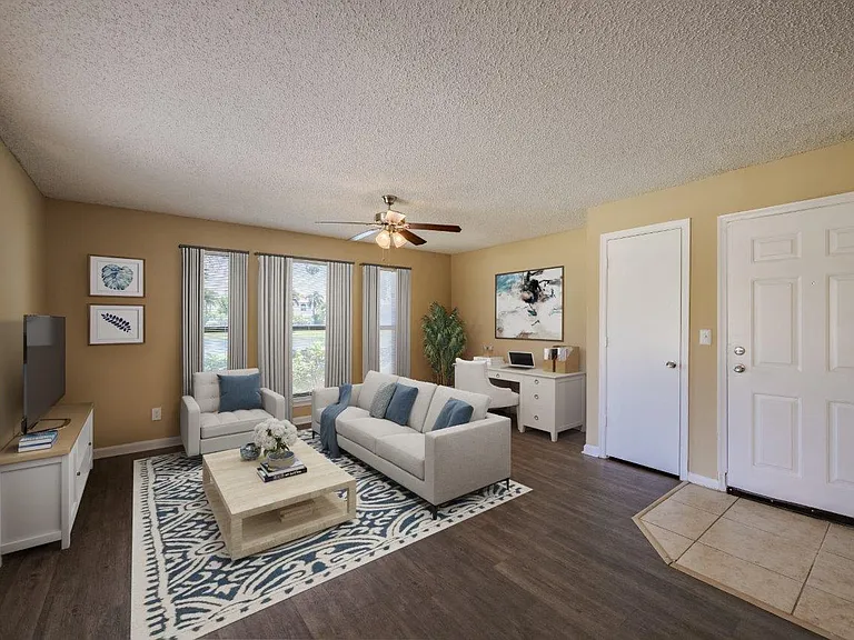 Royal St. George at the Villages Apartment Homes — Photo 6