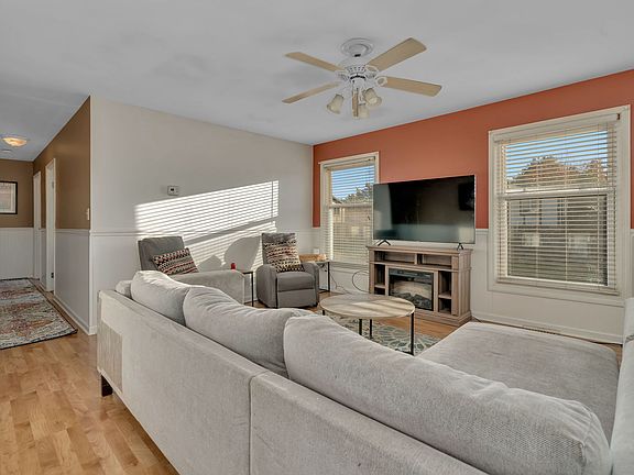4th image of 208 Manor Dr Unit D