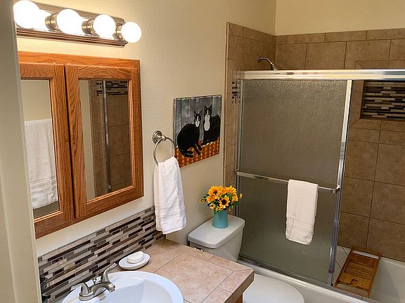 Hall bath with skylight