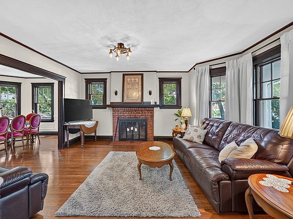 5th image of 580 Highland Ave