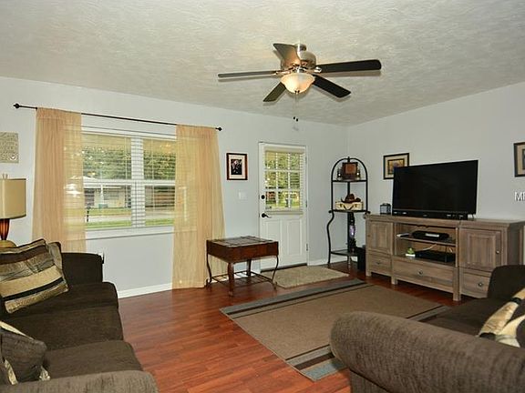 3rd image of 174 Plumosa Dr
