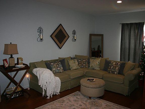 3rd image of 1407 Poplar St #501