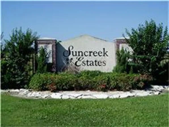 327 Cavalry Trail Dr, Rosharon, TX 77583