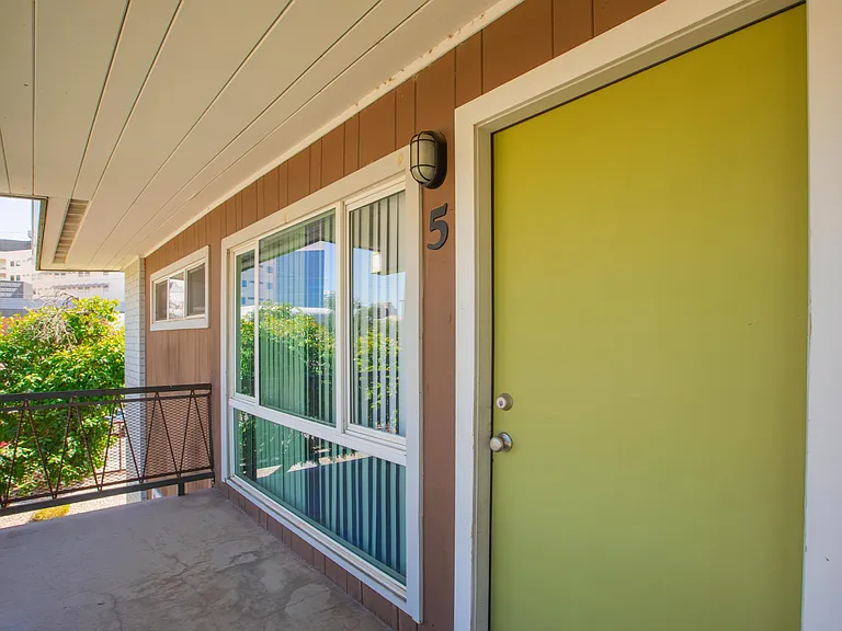 326 W Earll Dr #3 — Photo 22
