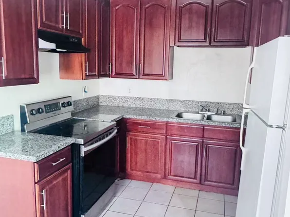 16050 Dorsey Ave APT B, Fontana, CA 92335