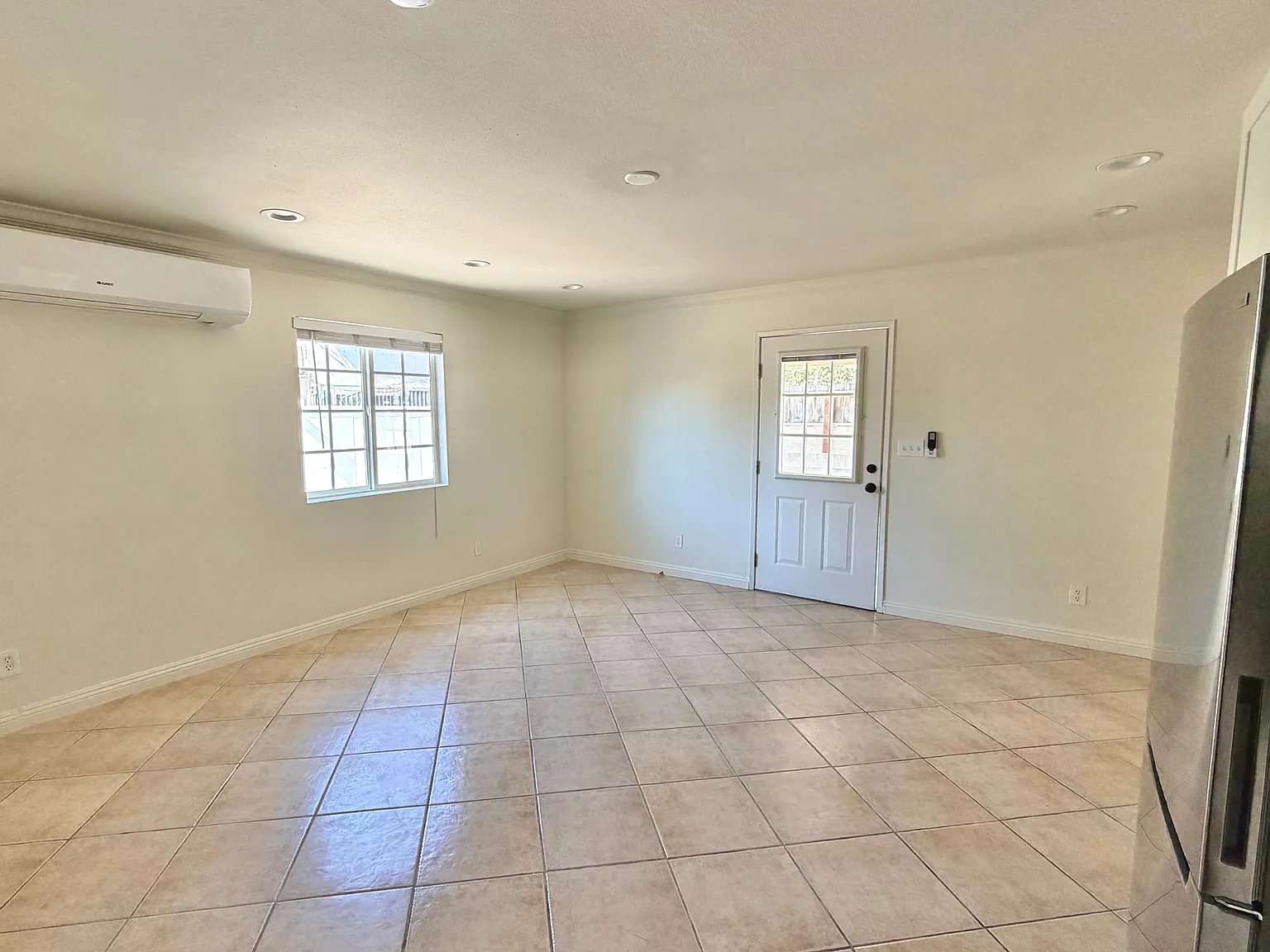 1 bed, 600 sqft, $2,400 — Photo 4
