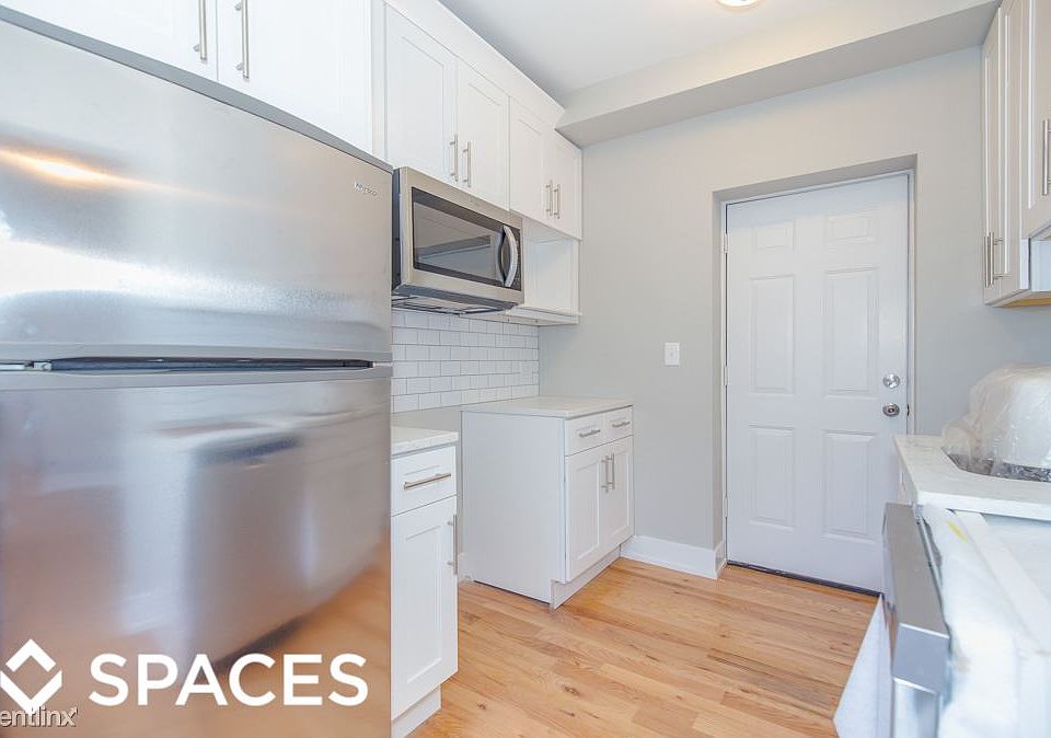 1st image of 820 W Cuyler Ave #824-321