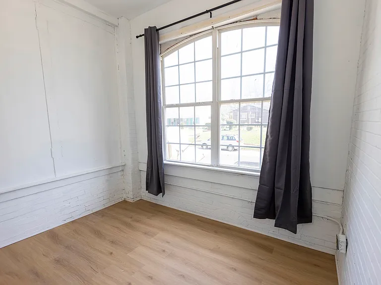 993 Oakview St #101 — Photo 4