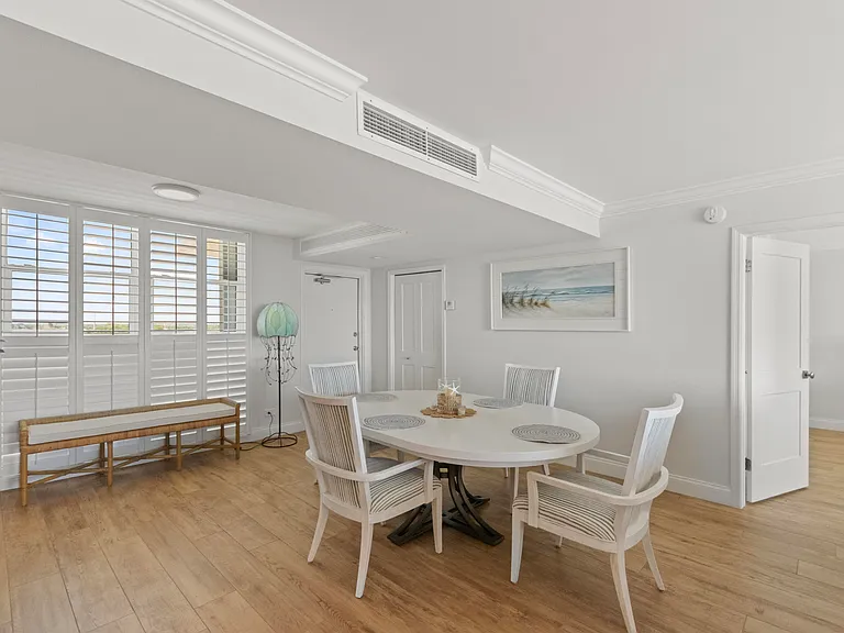 130 Lakeshore Dr #923 — Photo 10