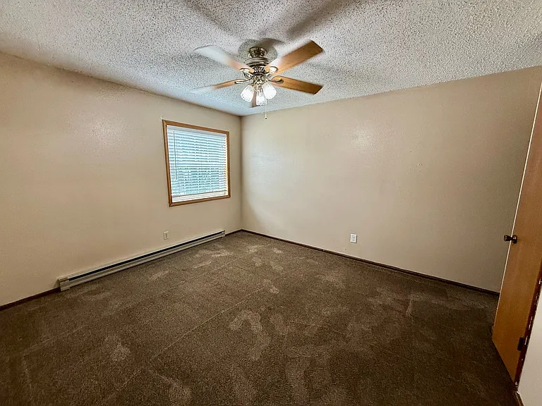 1010 N Walnut St — Photo 5