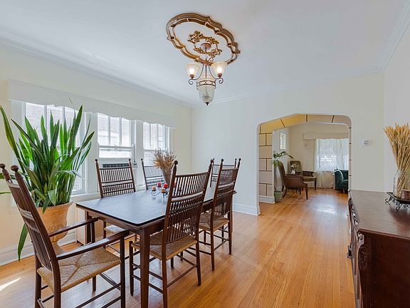 5th image of 2513 Oak Park Ave