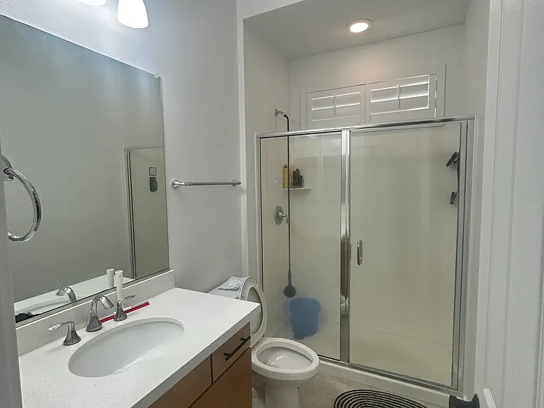 Bathroom3 with Shower