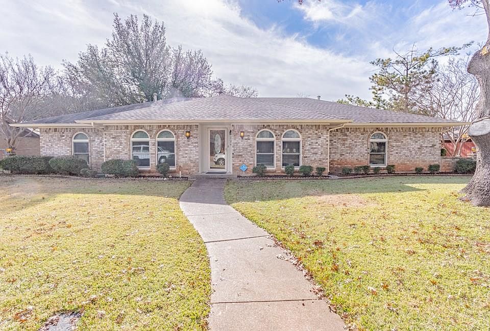 1st image of 126 Meadowbrook Dr