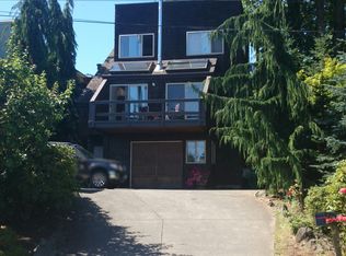 3369 W Commodore Way, Seattle, WA 98199